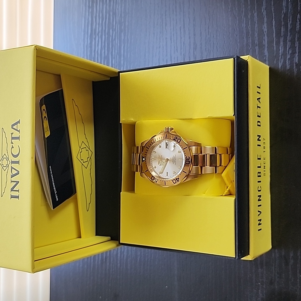 Men's Gold Invicta Watch